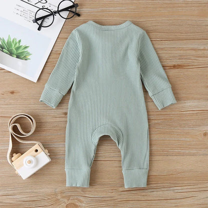 Fall in love with our cozy cotton romper for newborns! Perfect for baby boys and girls, this long sleeve jumpsuit is a must-have for autumn adventures! 🍂👶✨