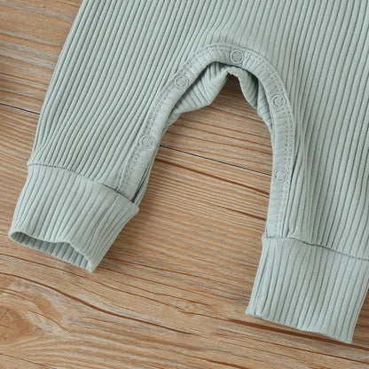Fall in love with our cozy cotton romper for newborns! Perfect for baby boys and girls, this long sleeve jumpsuit is a must-have for autumn adventures! 🍂👶✨